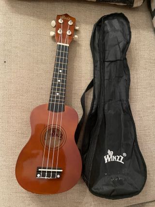 Ukelele Winzz con funda