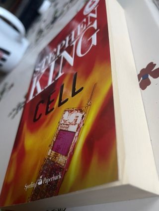 Libro romanzo di Stephen King - Cell
