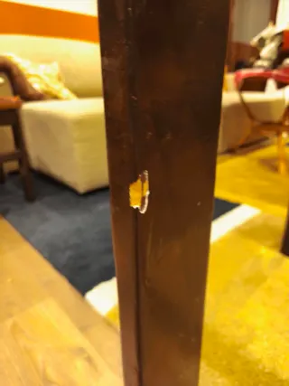 Mesa de comedor de cristal y madera