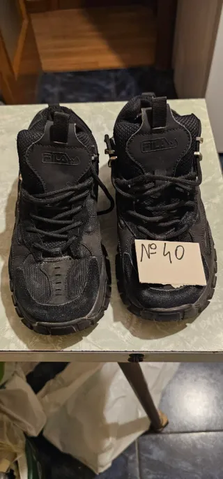 Botas de montaña negras talla 42