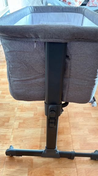 Cuna de colecho gris