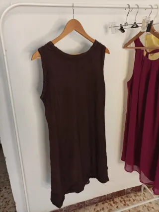 Vestido corto marrón bordado