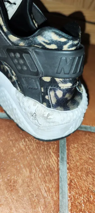 Tenis Nike Huarache Negro Multicolor