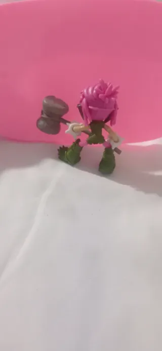 Muñeca Amy Rose Sonic con Martillo