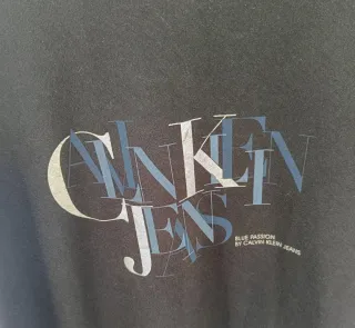 Camiseta Calvin Klein Jeans Negra