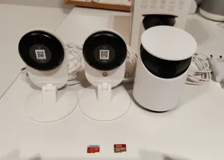 3 Cámaras Yi Home + 2 Tarjetas Micro SD