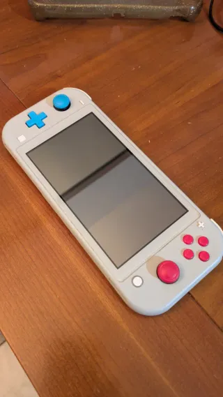 Nintendo Switch Lite Pokémon Edición
