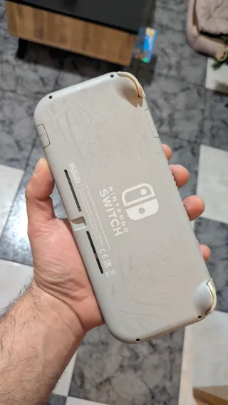 Nintendo Switch Lite Pokémon Edición