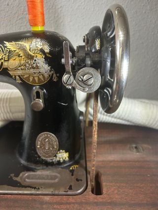 Máquina de coser Singer antigua