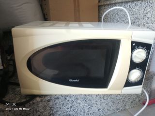 Microondas blanco