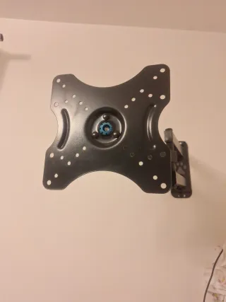 Samsung TV 32 FHD y Soporte Pared