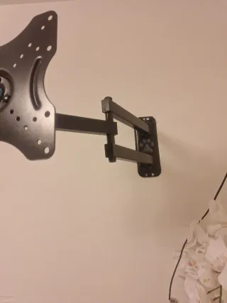 Samsung TV 32 FHD y Soporte Pared