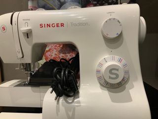 Máquina de coser Singer Tradition 2282