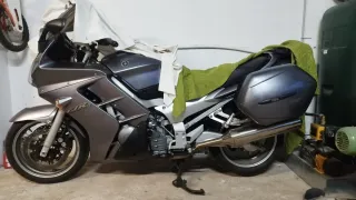 Yamaha FJR 1300 - 12.000 km con todas sus llave