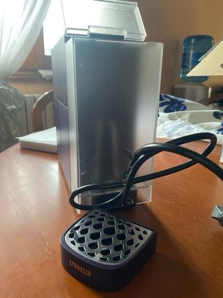 Cafetera morada Cremesso UNA AUTOMATIC