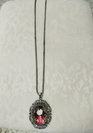 Collar Medalla Muñeca Estilo Vintage