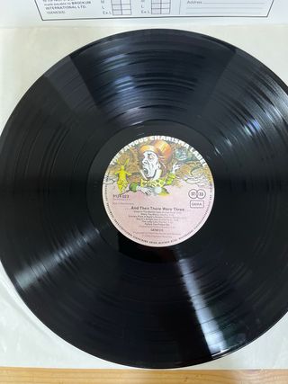 LP VINILO GENESIS “ AND THEN THERE WERE THREE “