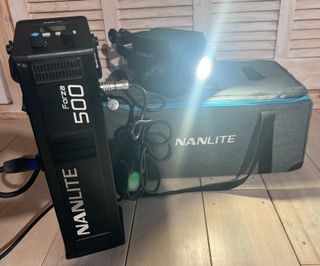 Foco LED Nanlite Forza 500 + Condensador