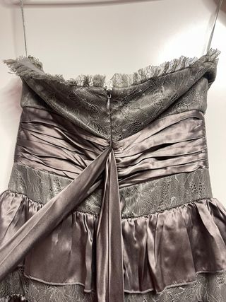 Vestido de fiesta gris perla