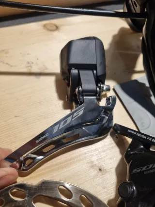 Gruppo Completo Shimano 105 Di2