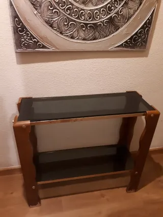 Recibidor de madera y cristal