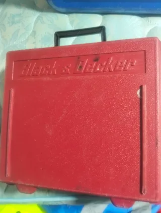 Taladro Black & Decker con accesorios