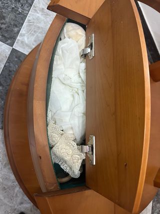 Mesa redonda de madera giratoria