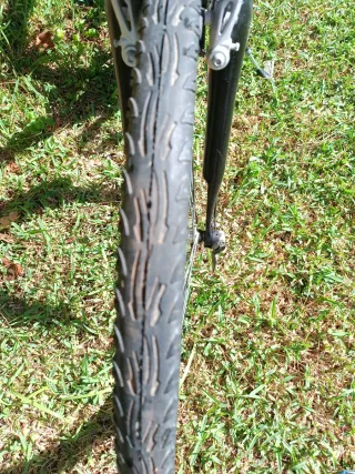 Bicicleta Btwin Original 500 Morada con Cesta