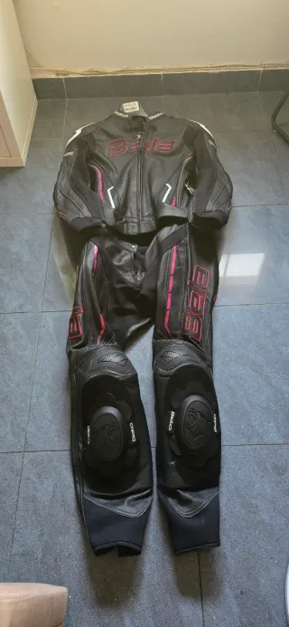 Traje de moto Bela mujer