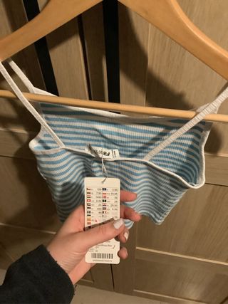 Top de tirantes a rayas azul y blanco