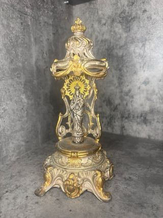 CAPILLA DE CALAMINA BRONCEADA CON LA VIRGEN DEL PI