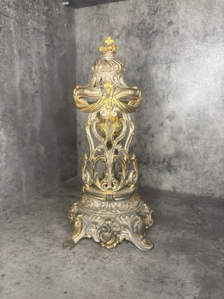 CAPILLA DE CALAMINA BRONCEADA CON LA VIRGEN DEL PI