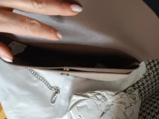 Borsetta nuova completa di tracolla e scocca