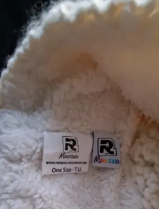 Gorro R Mountain invierno pompón