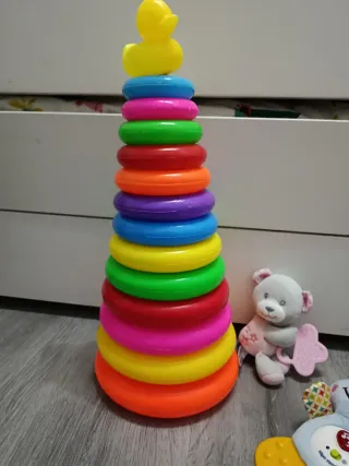 Lote juguetes bebé: apilables, peluches