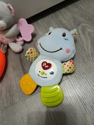 Lote juguetes bebé: apilables, peluches