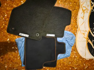 Alfombrillas Audi A3 S3 RS3 Negras con Borde Rojo