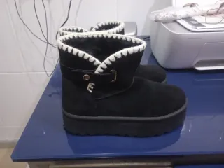 Botines negros forrados talla 39