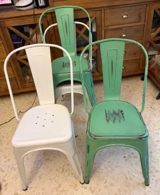 Juego 4 sillas acero verde y blanco.