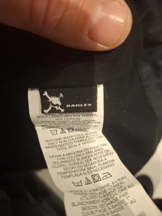 Chaqueta Oakley Ligera Negra