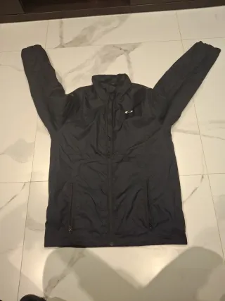 Chaqueta Oakley Ligera Negra