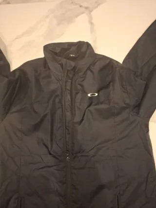 Chaqueta Oakley Ligera Negra
