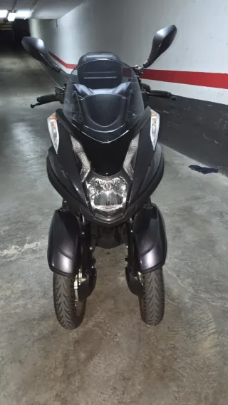 Yamaha Triciclo 125cc Gris/Violeta 12500km
