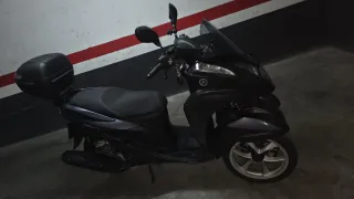 Yamaha Triciclo 125cc Gris/Violeta 12500km
