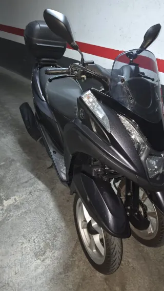Yamaha Triciclo 125cc Gris/Violeta 12500km