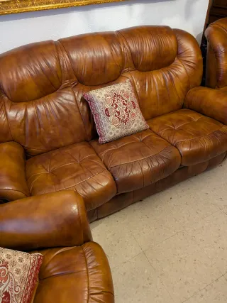 Sofá y 2 sillones de piel