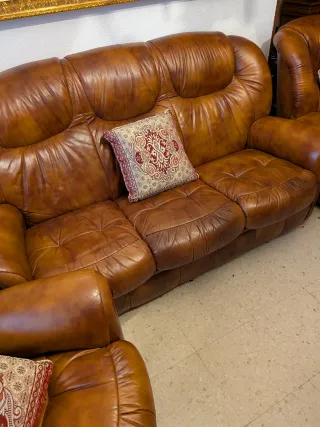 Sofá y 2 sillones de piel