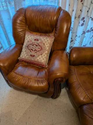 Sofá y 2 sillones de piel