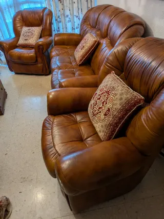 Sofá y 2 sillones de piel