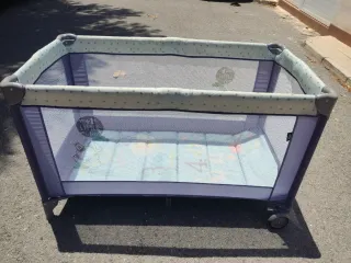 Cuna de viaje con colchón